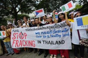stop fracking thailand gaz de schiste 2