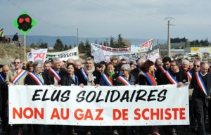gaz de schiste mobilisation elus et citoyen villeneuve de berg 2011